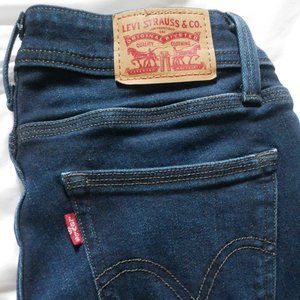 Levis Curvy 529 Bootcut